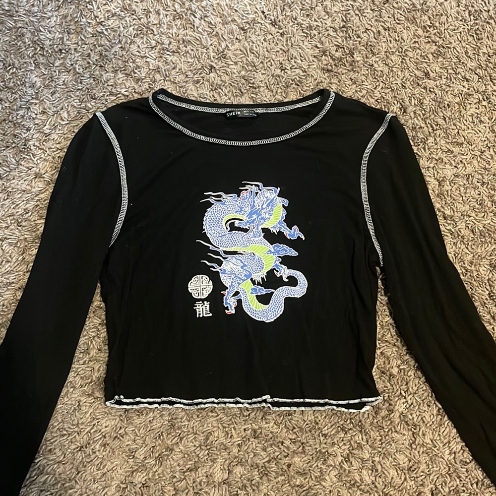 dragon long sleeve crop top
